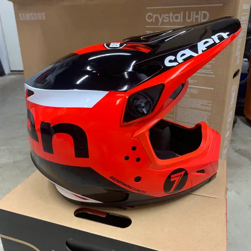 Bell Mx-9 Helmet - Size M