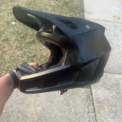 Fox V3 RS Helmet