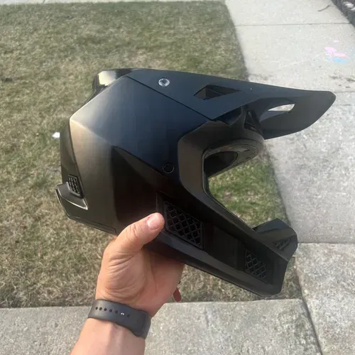 Fox V3 RS Helmet