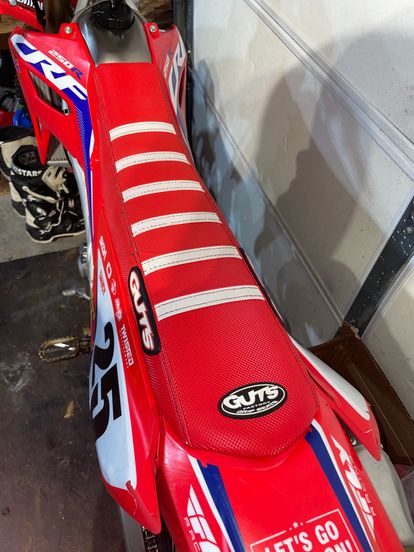 Guts hot sale mx seats