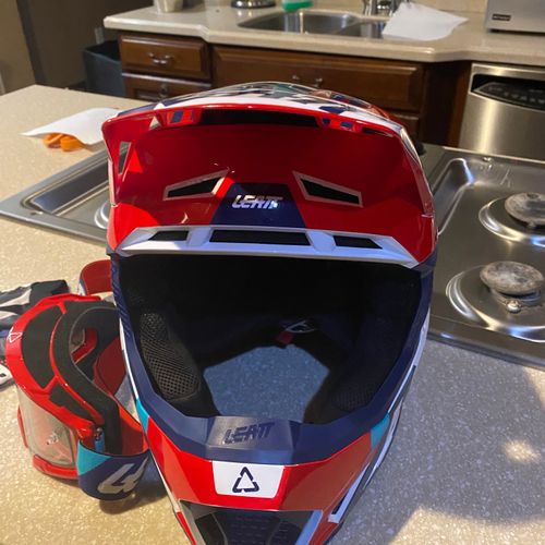 Leatt Helmets - Size XXL