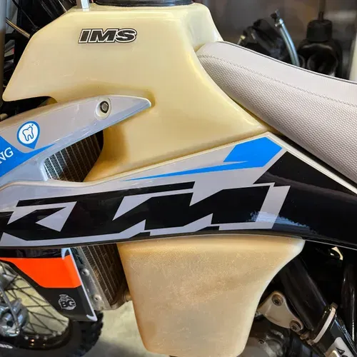 Ktm oversized hot sale fuel tank