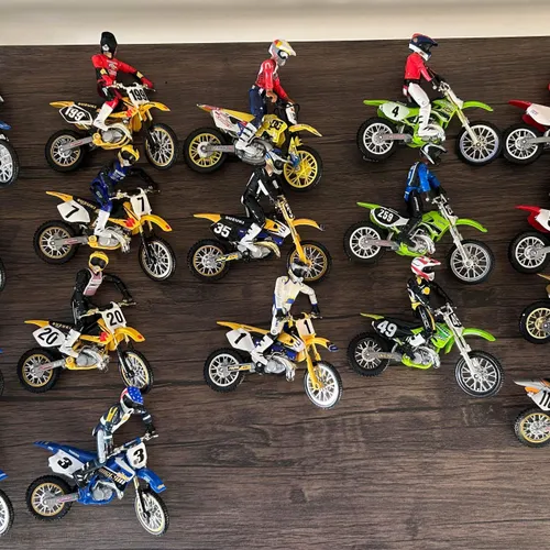 18 Road Champs MXS Toys