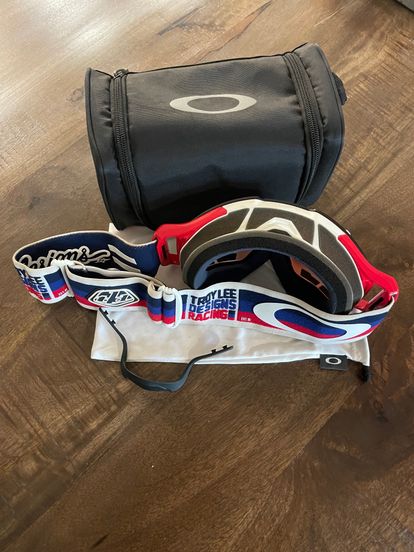 Oakley TLD Front Line Prizm Goggles