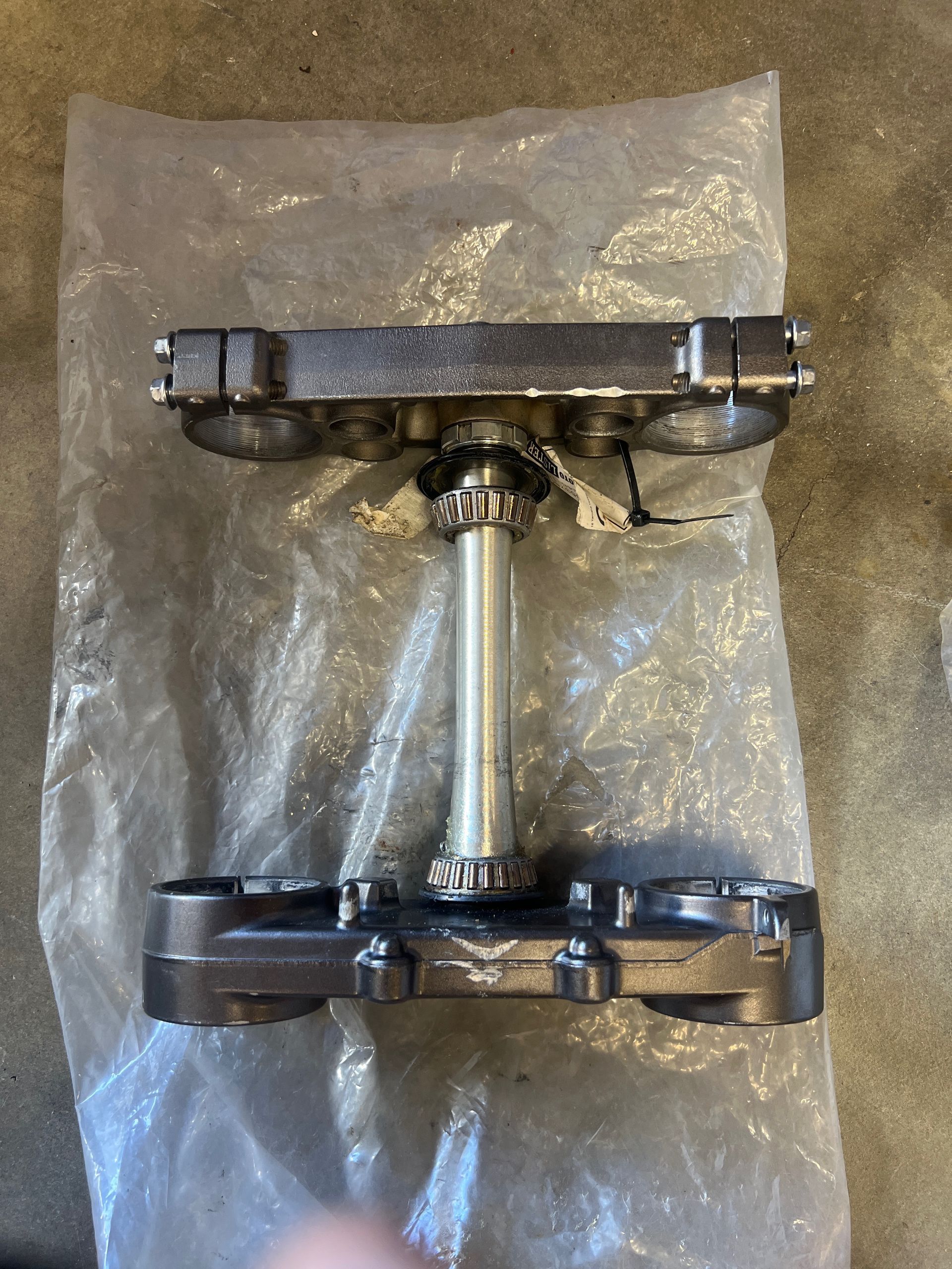 Triple clamps 2016  yz450f /. fits 2014-2020