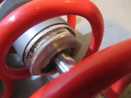 Polaris Outlaw 525 S Shocks Front 2008