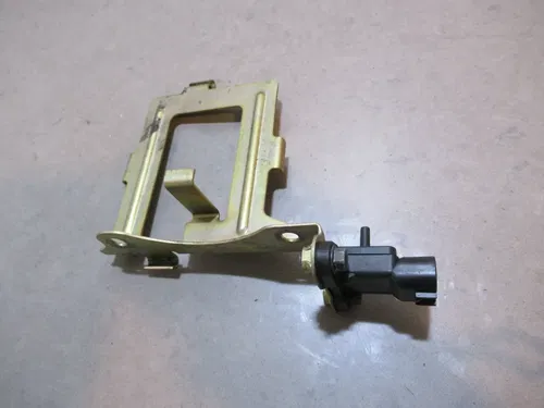Yamaha Apex 1000 Pressure Sensor Bracket 2006 #3