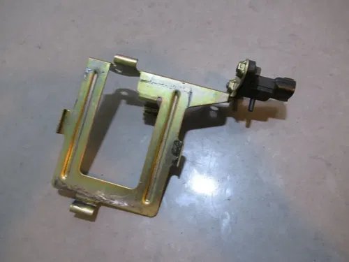 Yamaha Apex 1000 Pressure Sensor Bracket 2006 #3