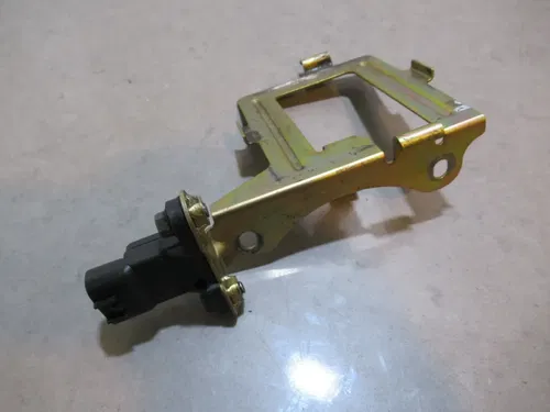 Yamaha Apex 1000 Pressure Sensor Bracket 2006 #3