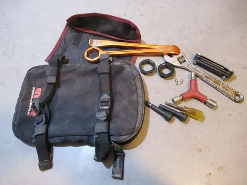KTM LC4 640 Adventure Tool Kit MSR Fenderpak 2002