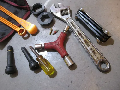 KTM LC4 640 Adventure Tool Kit MSR Fenderpak 2002