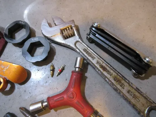 KTM LC4 640 Adventure Tool Kit MSR Fenderpak 2002