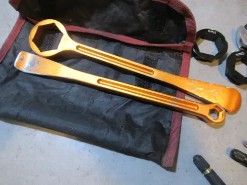 KTM LC4 640 Adventure Tool Kit MSR Fenderpak 2002