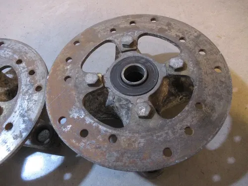 Polaris Outlaw 525 S Wheel Hubs Front 2008