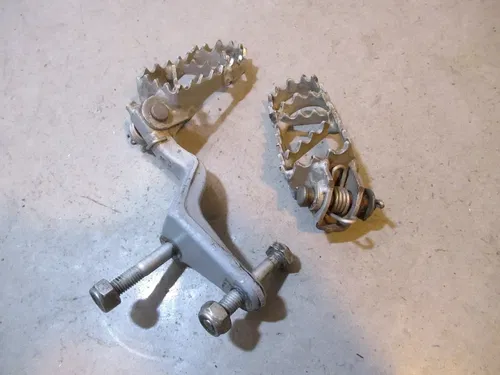 KTM LC4 640 Adventure Footpegs Left Right 2002