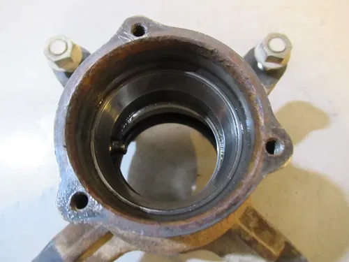 Polaris Xplorer 400 Wheel Hub Front 1999
