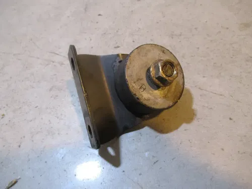 Polaris Magnum 325 4X4 Motor Mount 2001