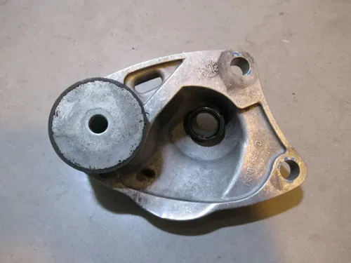 Arctic Cat M800 Engine Mount Mag 2013