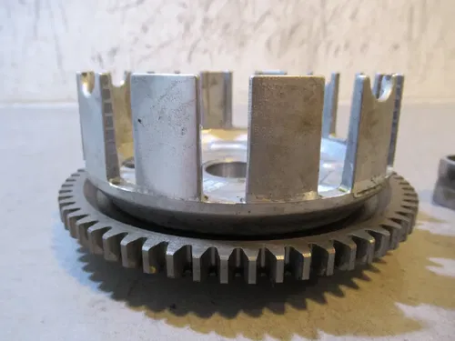 Suzuki Quadrunner 250 Clutch Basket 2000