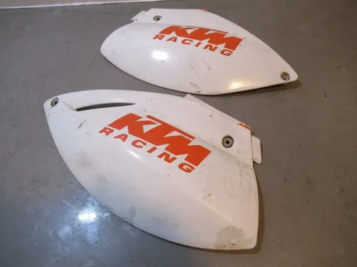 KTM LC4 640 Adventure Fairings Left Right Rear 2002
