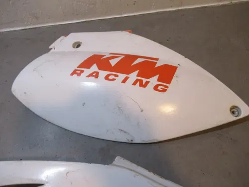 KTM LC4 640 Adventure Fairings Left Right Rear 2002