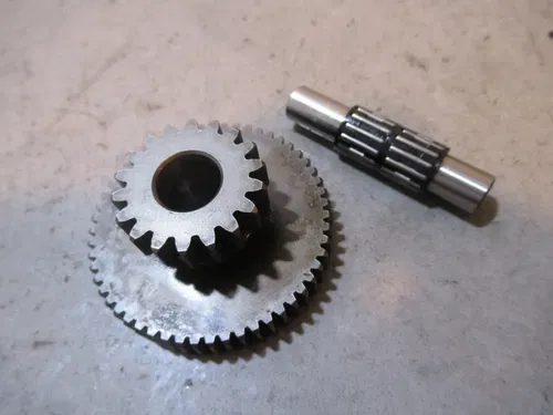 KTM LC4 640 Adventure Starter Idler Gear Shaft 2002
