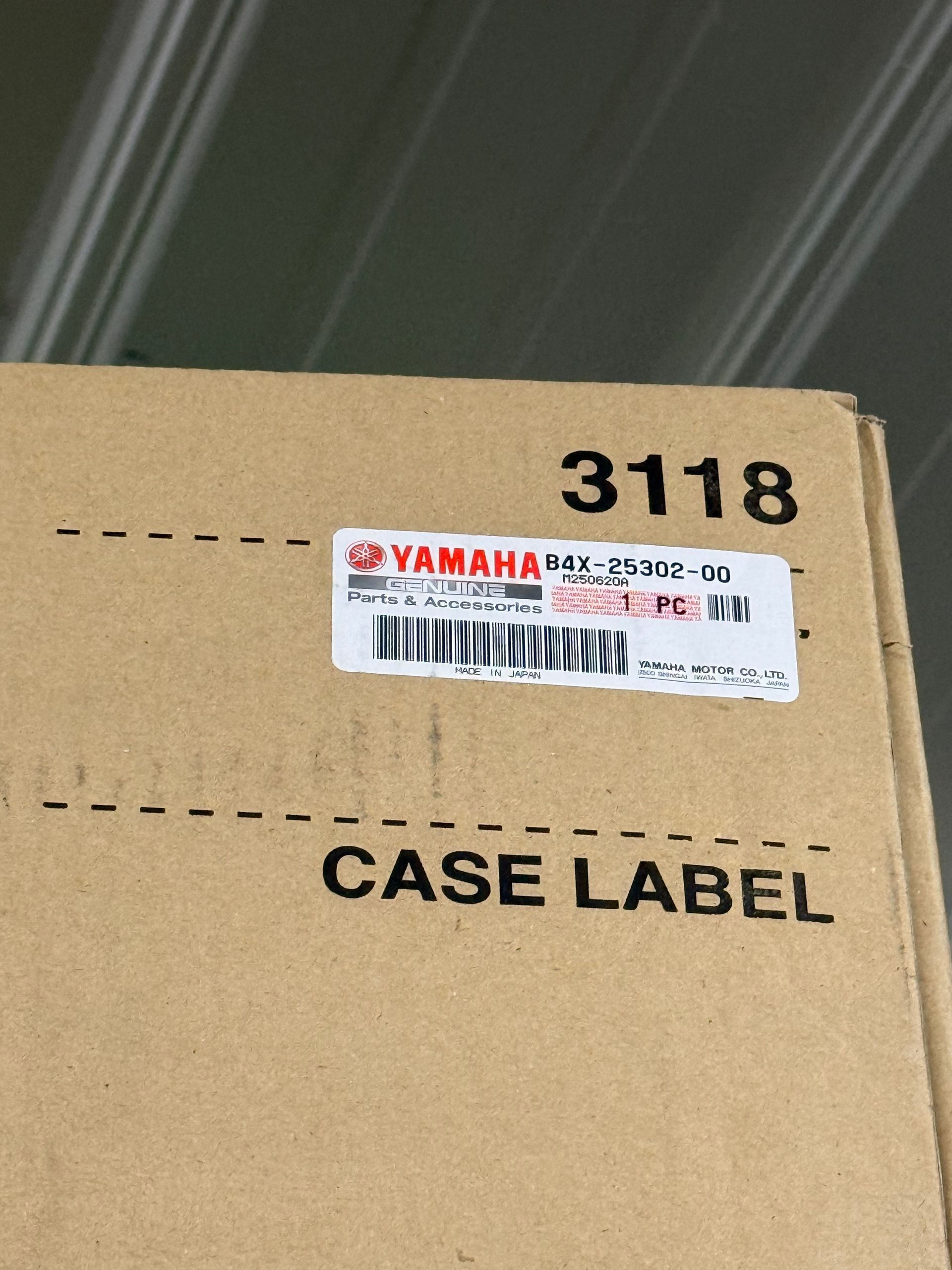 Yamaha REAR WHEEL SUB-ASS B4X-25302-00-00 Loaded W/ Sprocket & rotor 05 & Newer