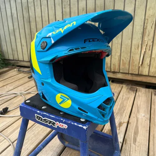 seven mx helmets