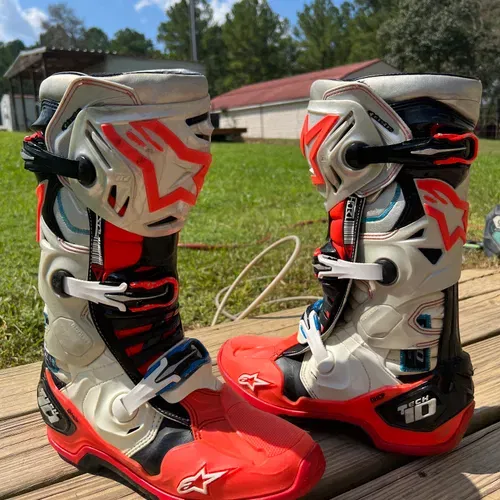 Tech 10