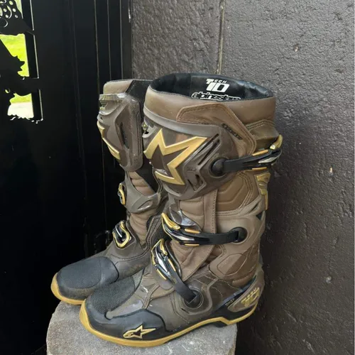 ALPINESTARS TECH 10 SQUAD BOOTS - LIMITED EDITION 23 - Size 8