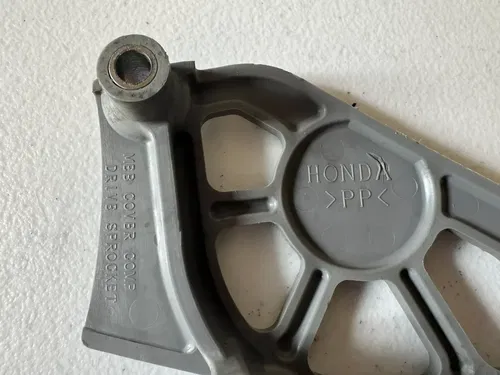 02-04 HONDA CRF450R MOTOR ENGINE FRONT SPROCKET COVER 23810-MEB-670
