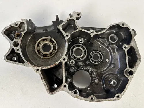 1981 - 1982  SUZUKI RM125 OEM RIGHT SIDE CRANKCASE CRANK CASE ENGINE MOTOR BLOCK