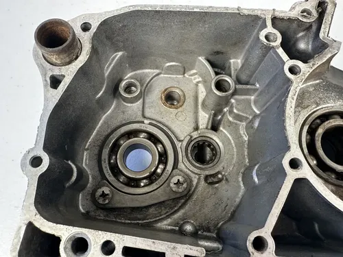 YAMAHA IT125 YZ100 YZ125 OEM LEFT SIDE CRANKCASE CRANK CASE ENGINE MOTOR