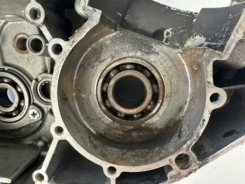 YAMAHA IT125 YZ100 YZ125 OEM LEFT SIDE CRANKCASE CRANK CASE ENGINE MOTOR