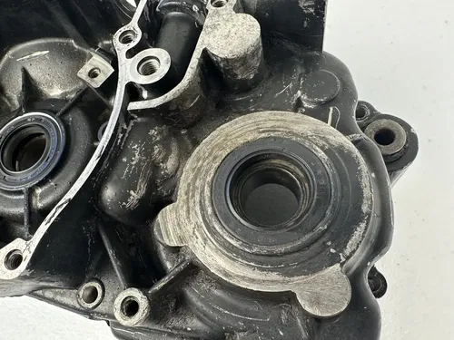 YAMAHA IT125 YZ100 YZ125 OEM LEFT SIDE CRANKCASE CRANK CASE ENGINE MOTOR