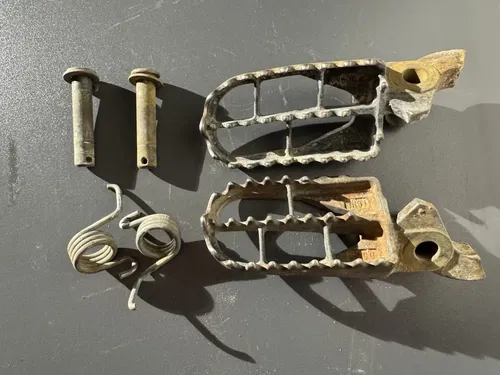 2007 SUZUKI RMZ250 LEFT RIGHT FOOT PEG PEGS RMZ 250 07 08 09