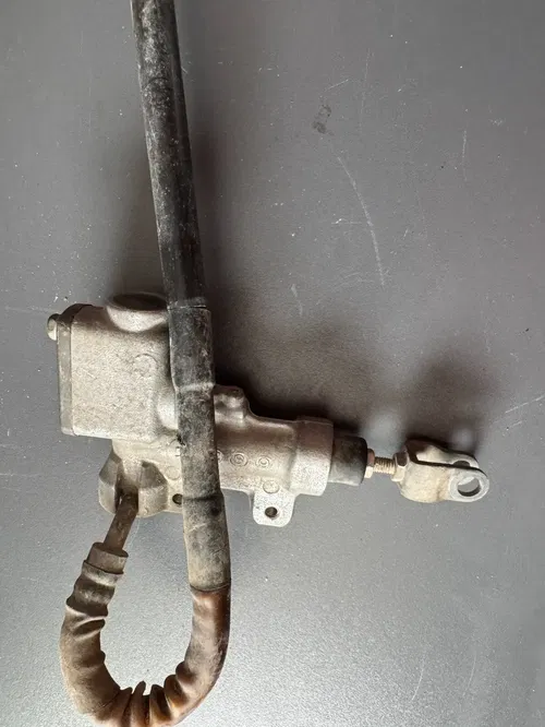 07-09 SUZUKI RMZ250 OEM REAR BACK BRAKE SYSTEM CALIPER HOSE MASTER CYLINDER
