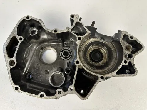 1981 - 1982 SUZUKI RM125 OEM LEFT SIDE CRANKCASE CRANK CASE ENGINE MOTOR BLOCK