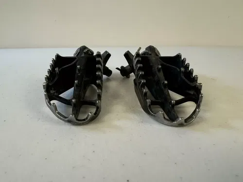 2002 - 2003 HONDA CR125R CR250R CRF450R LEFT RIGHT FOOT RESTS PEGS