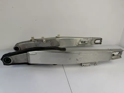2002 2003 HONDA CRF450R OEM SWIMGARM SWING ARM SUSPENSION REAR 52200-MEB-000