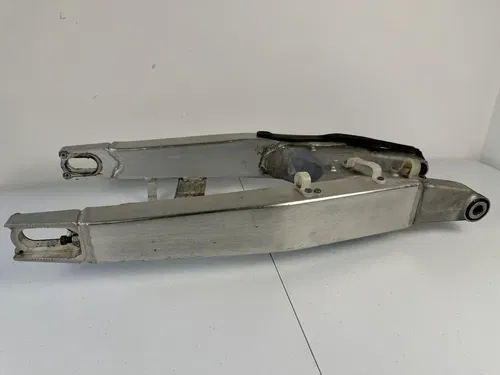 2002 2003 HONDA CRF450R OEM SWIMGARM SWING ARM SUSPENSION REAR 52200-MEB-000