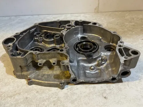 19-23 KAWASAKI KX450F KX 450 RIGHT ENGINE MOTOR CRANKCASE CRANK CASE M4483