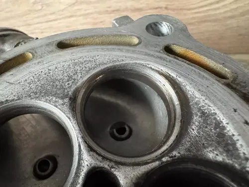 04 - 06 Suzuki RMZ250 KX250F ENGINE CYLINDER HEAD * NEEDS REPAIR *