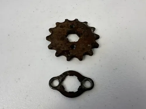 1978 HONDA XL75 FRONT SPROCKET AND BRACKET 23801-178-00