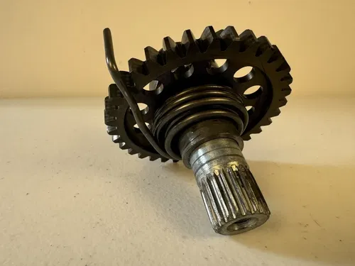 2002 - 2003 HONDA CRF450R OEM KICKSTART GEAR & SHAFT ASSEMBLY