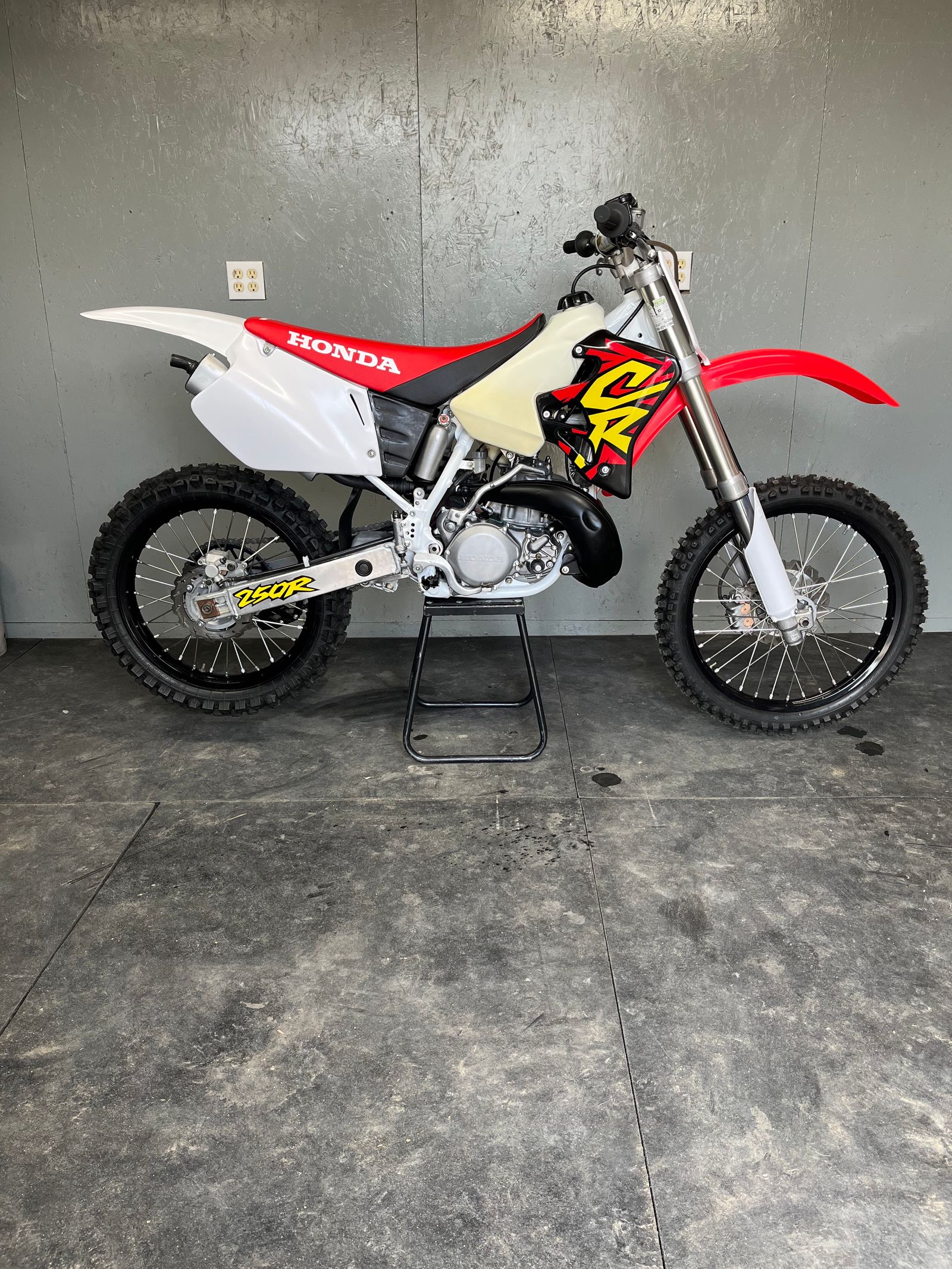 1996 honda 250 dirt clearance bike