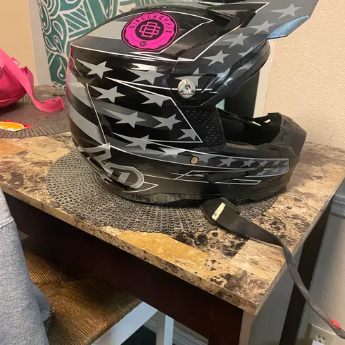 6D Helmets - Size L
