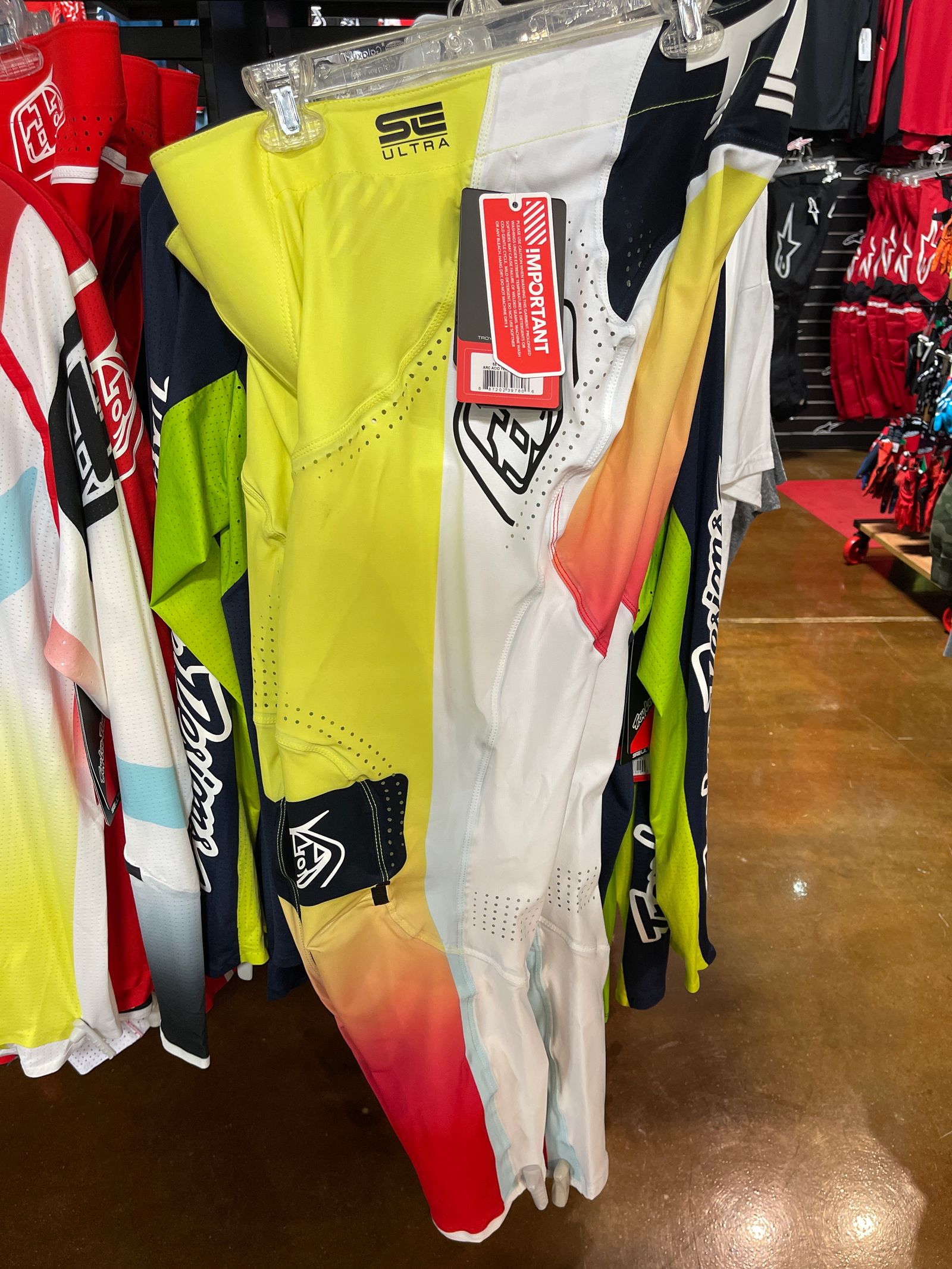 Troy Lee Designs SE Ultra Gear - Reviews, Comparisons, Specs - Jersey &  Pants Combos - Vital MX