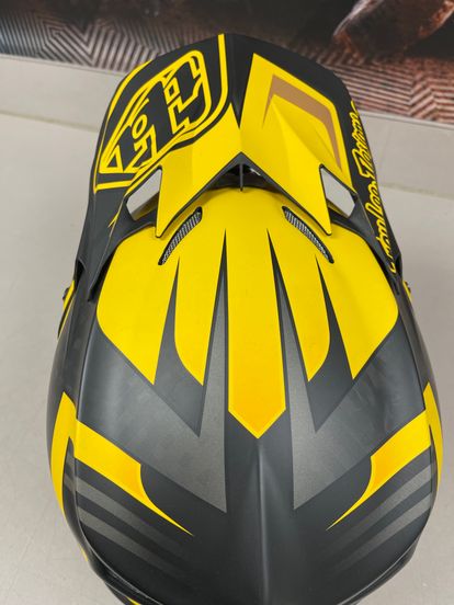 Troy Lee Designs Helmets SE4 Carbon - Size M