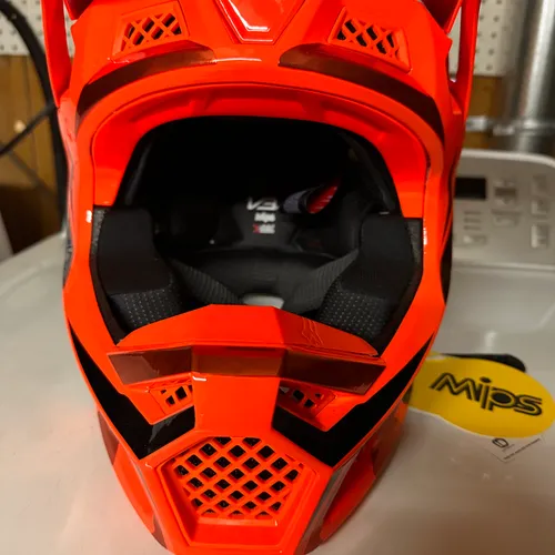 FOX RACING V3 RS MIRER FLO ORANGE HELMET. Size M.